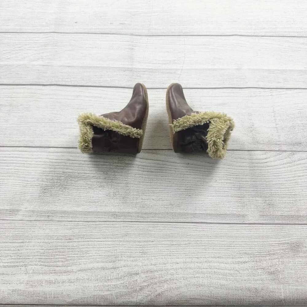 Robeez Baby Booties Brown Leather Moccasins Faux Fur Lined Soft Sole 0-6 Months